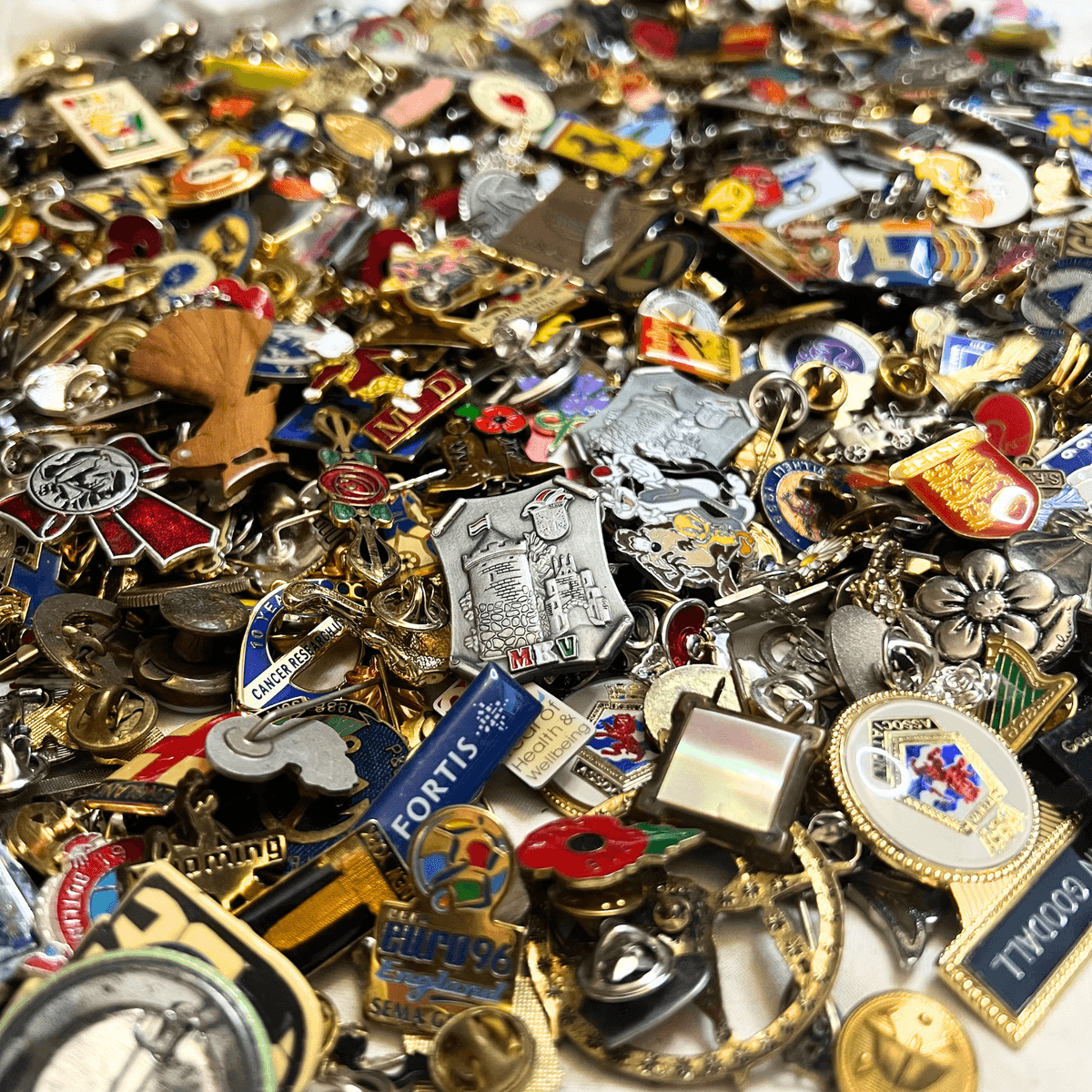 Pin badge lot