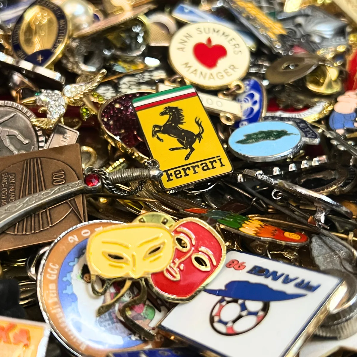 Pin badge lot