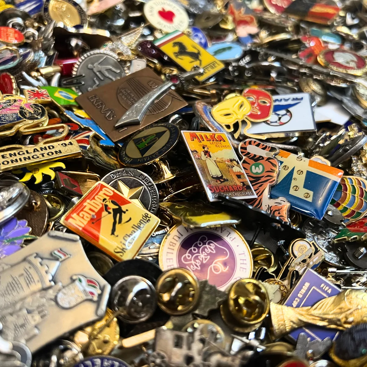 Pin badge lot