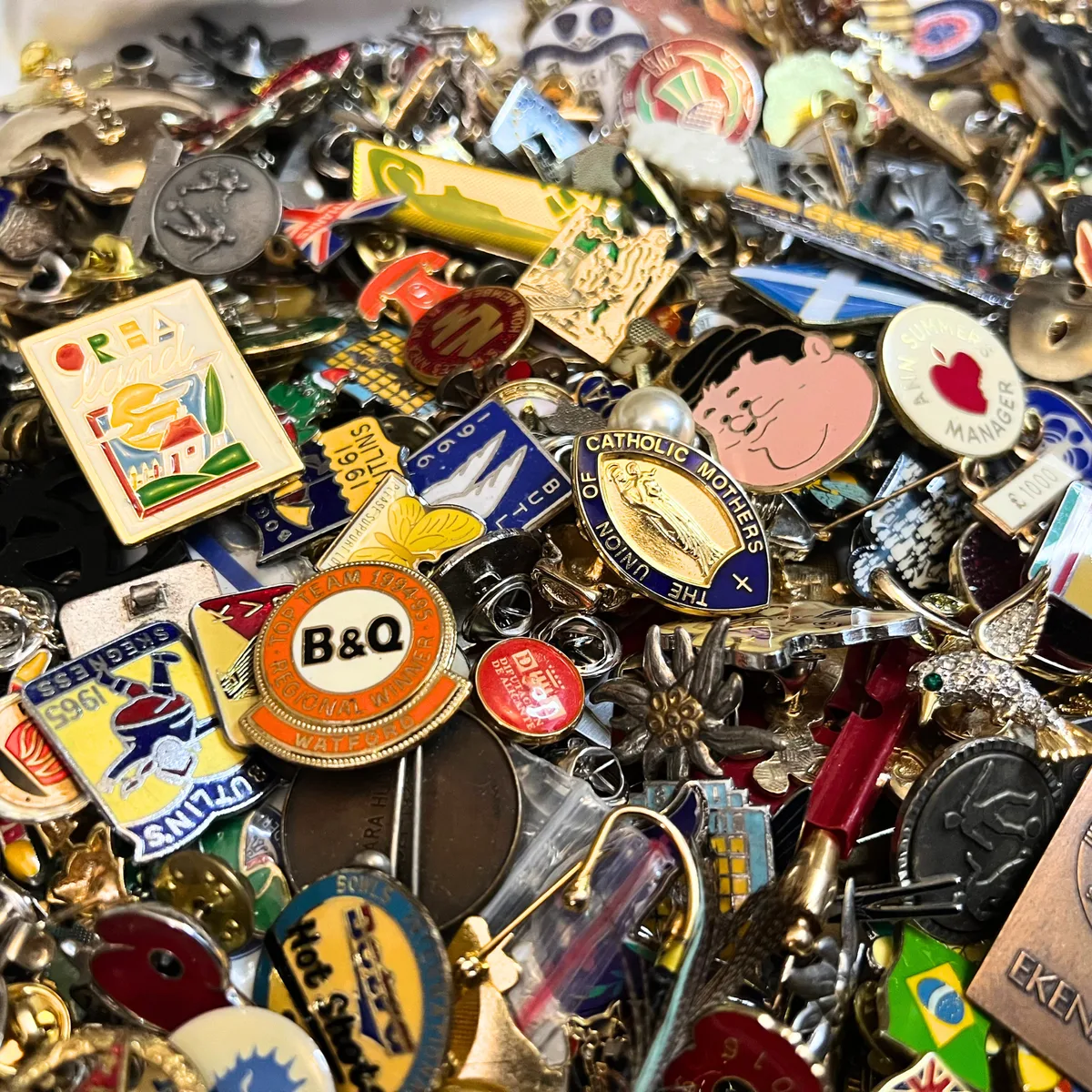 Pin badge lot