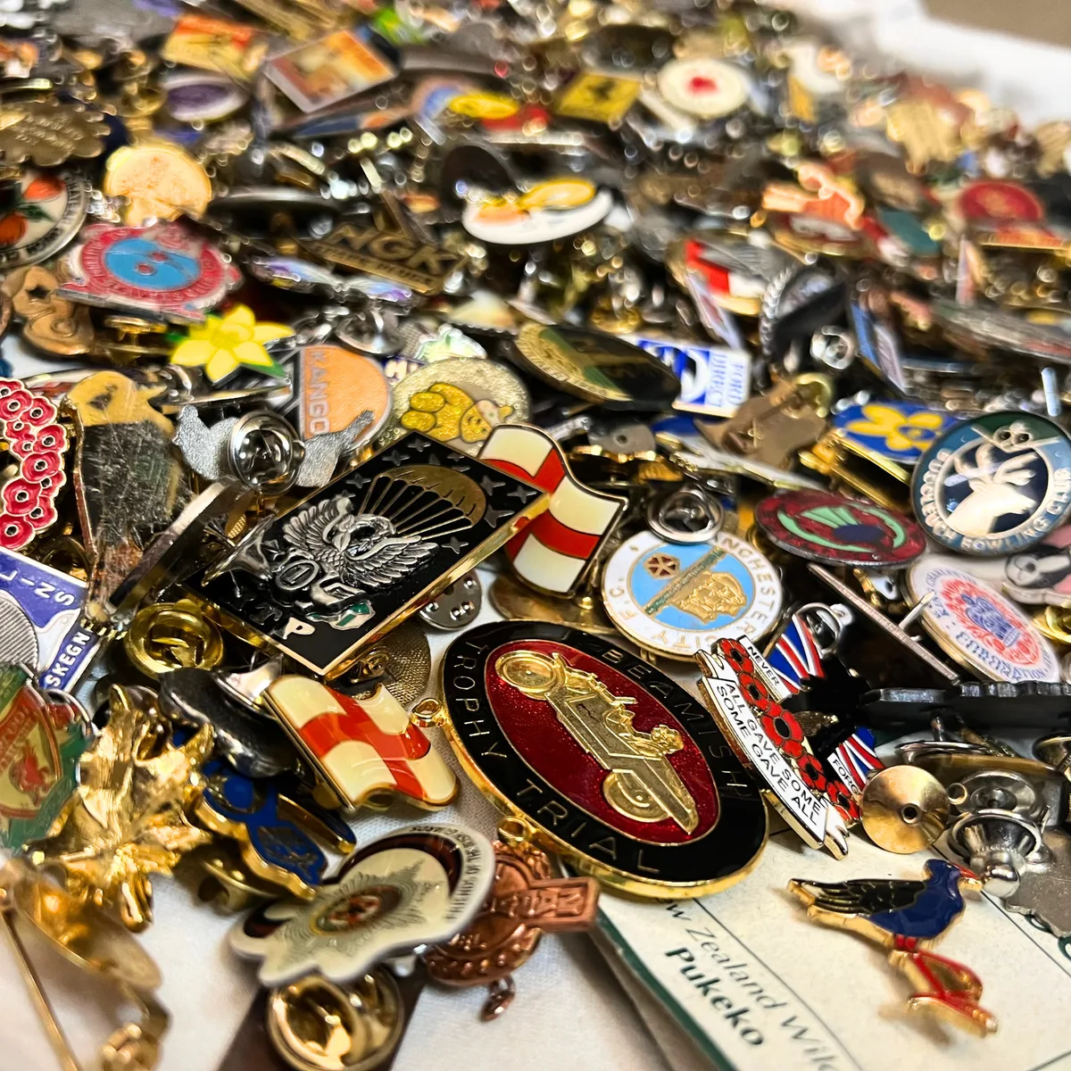 Pin badge lot